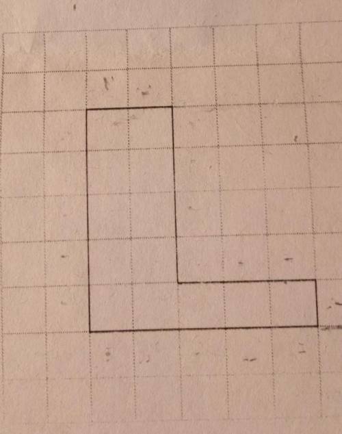 Клетчатой бумаге нарисована фигура сторона равна